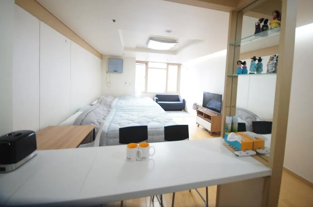 Enjoy Budget Apartment In Gangnam 2 Seoul